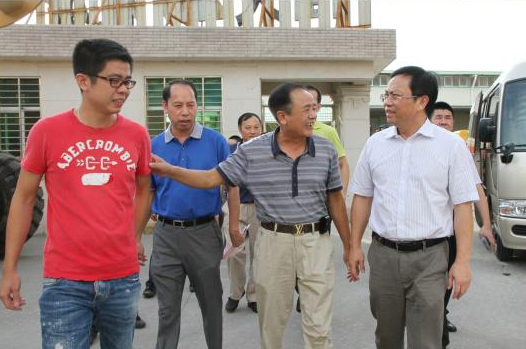 晉江市委書記陳榮法莅臨我司參觀指導